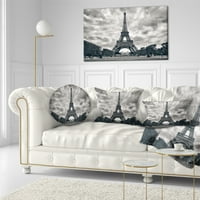 Designart Paris Eiffel Towerunder drámai égbolt - Skyline Photography dobás párna - 12x20