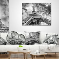 Designart Fekete -fehér kilátás a Párizsi Párizsi Eiffel -toronyra - Városkép -dobás párna - 18x18